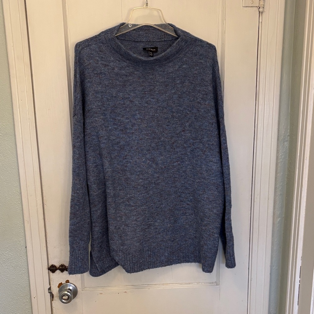 Well Worn Women’s Heathered Blue Crewneck Sweater
